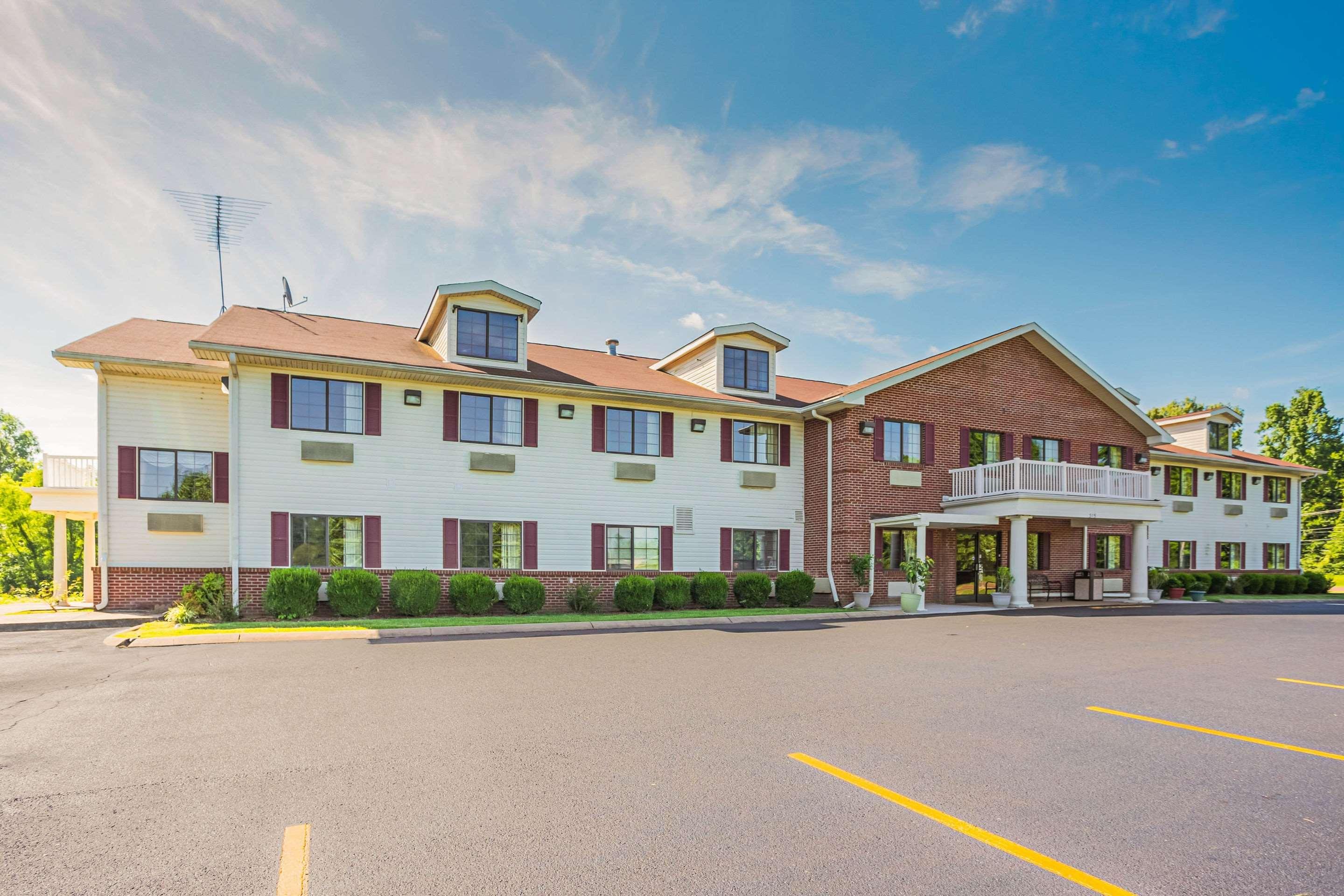 Econo Lodge Inn & Suites Ripley Exterior photo