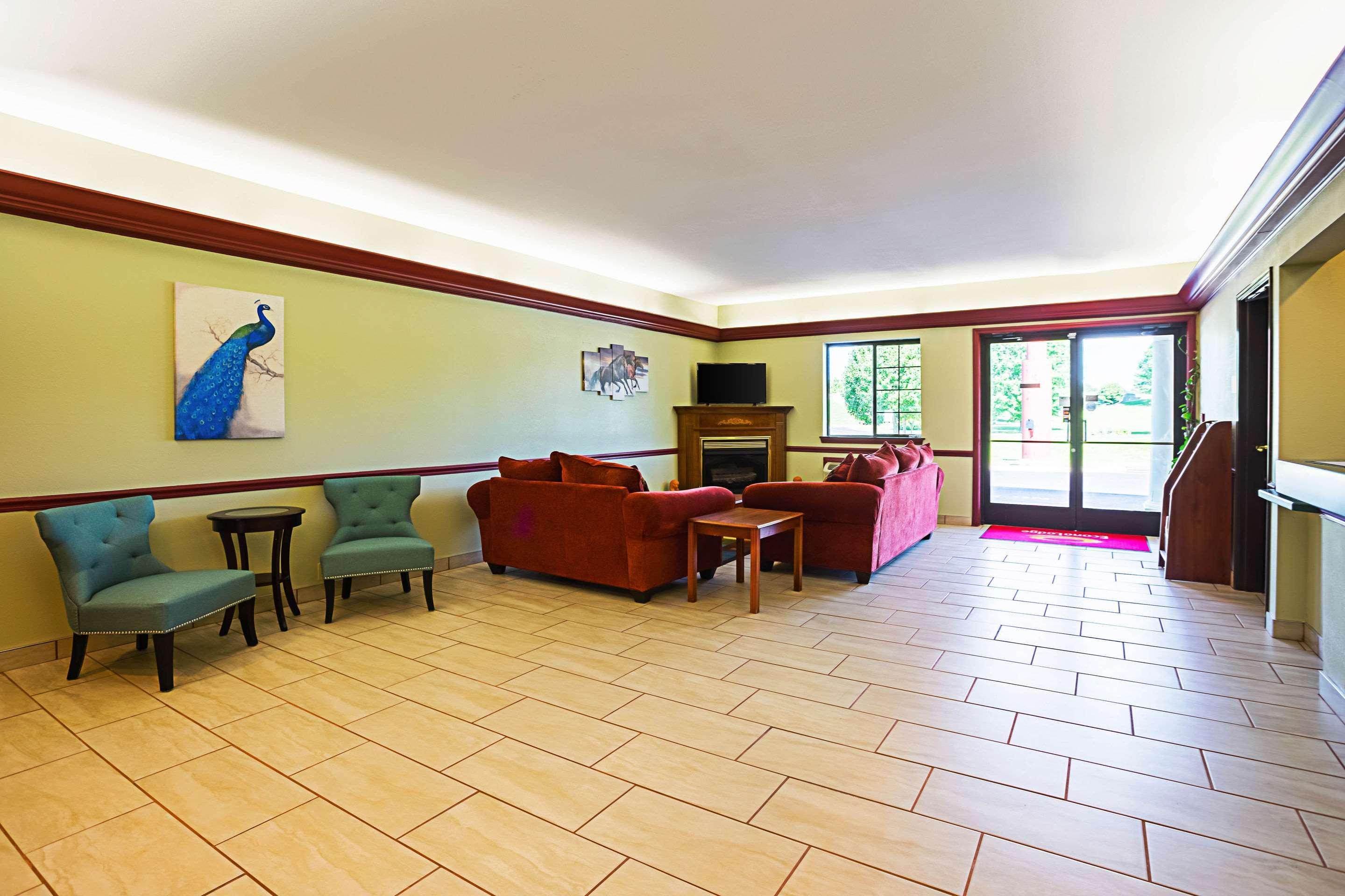 Econo Lodge Inn & Suites Ripley Exterior photo