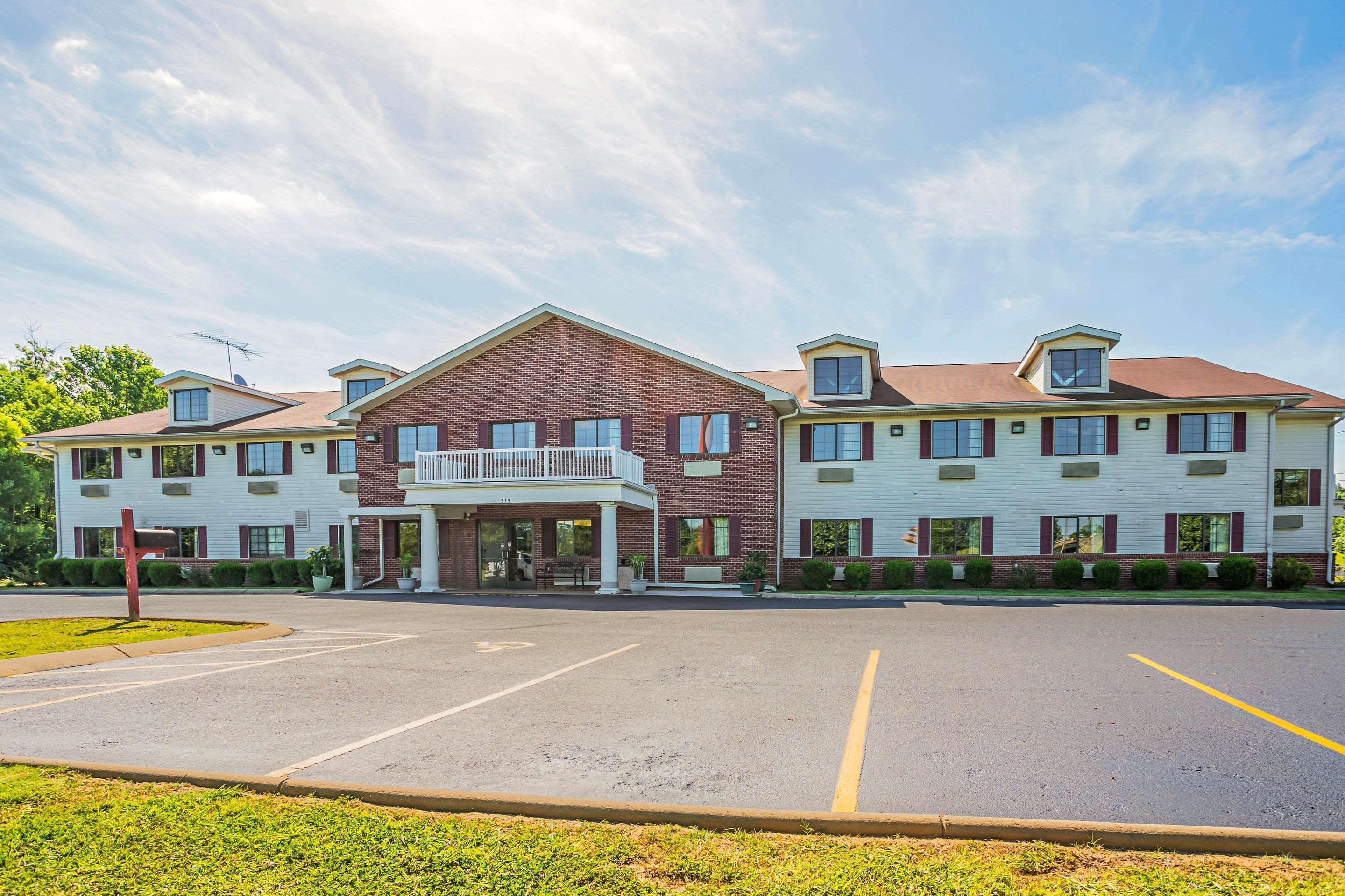Econo Lodge Inn & Suites Ripley Exterior photo