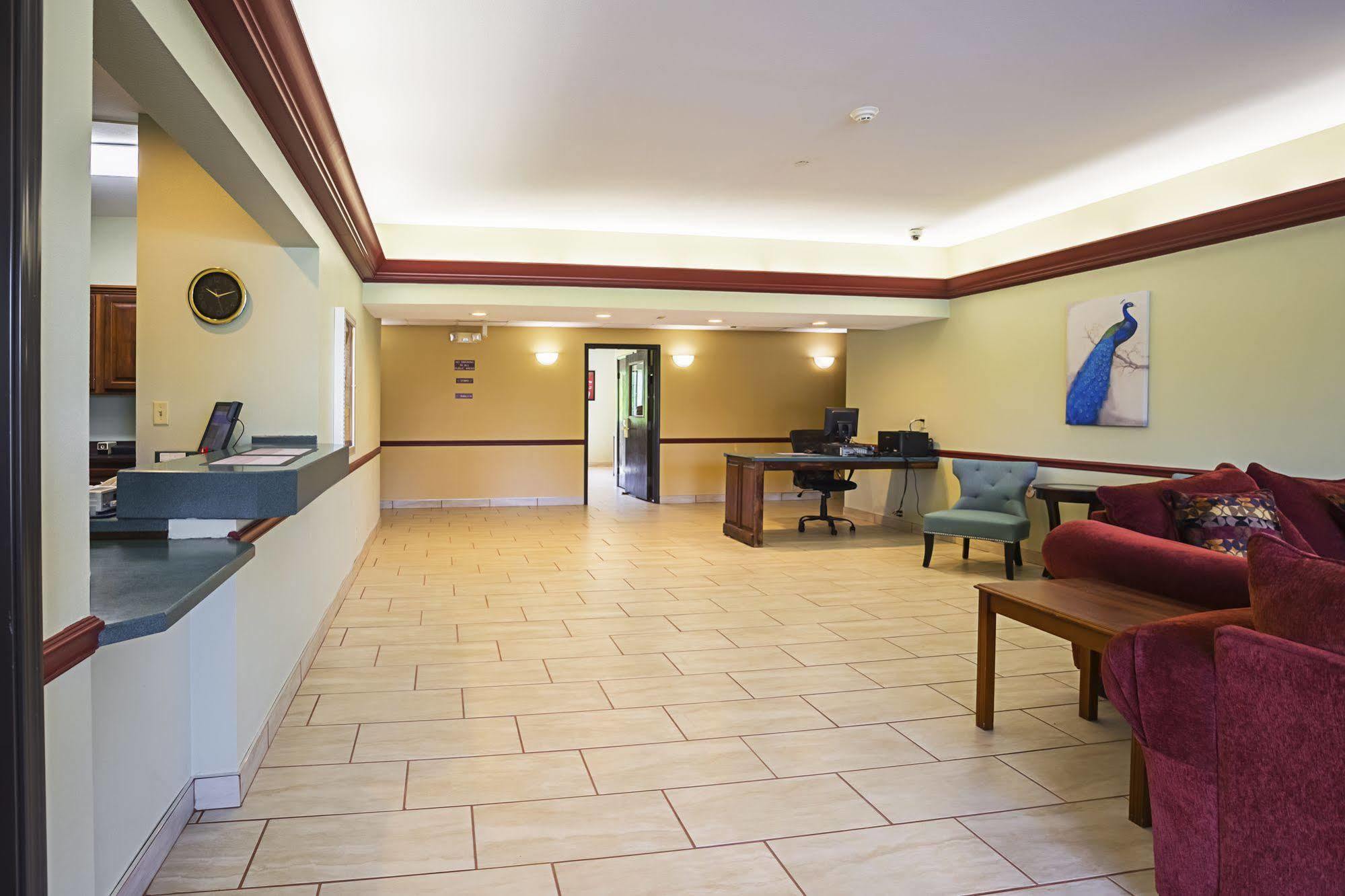 Econo Lodge Inn & Suites Ripley Exterior photo